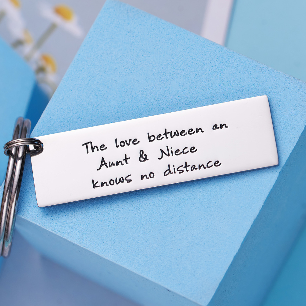The Love Between a Grandma & Her Grandchildren Knows No Distance Keychain