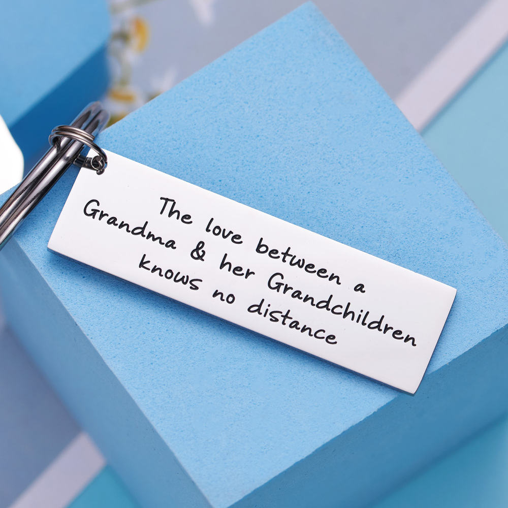 The Love Between a Grandma & Her Grandchildren Knows No Distance Keychain
