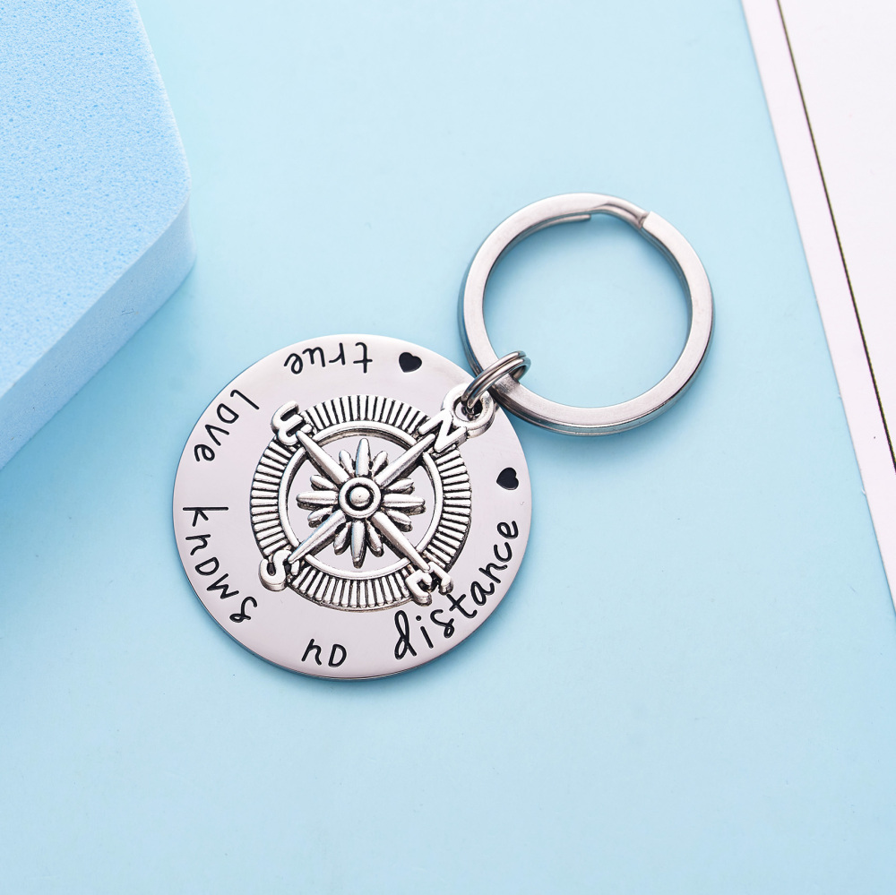 LParkin Going Away Gifts for Friends Best Friend Keychain Long Distance Relationship Gifts True Friendship Knows No Distance Compass Keychain