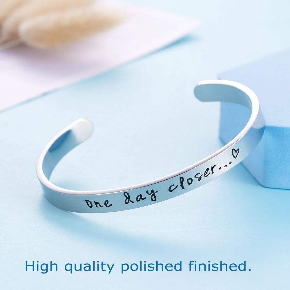 LParkin One Day Closer Bracelet Deployment Gift Military Jewelry Gifts for Wife Girlfriend Long Distance Relationship Jewelry