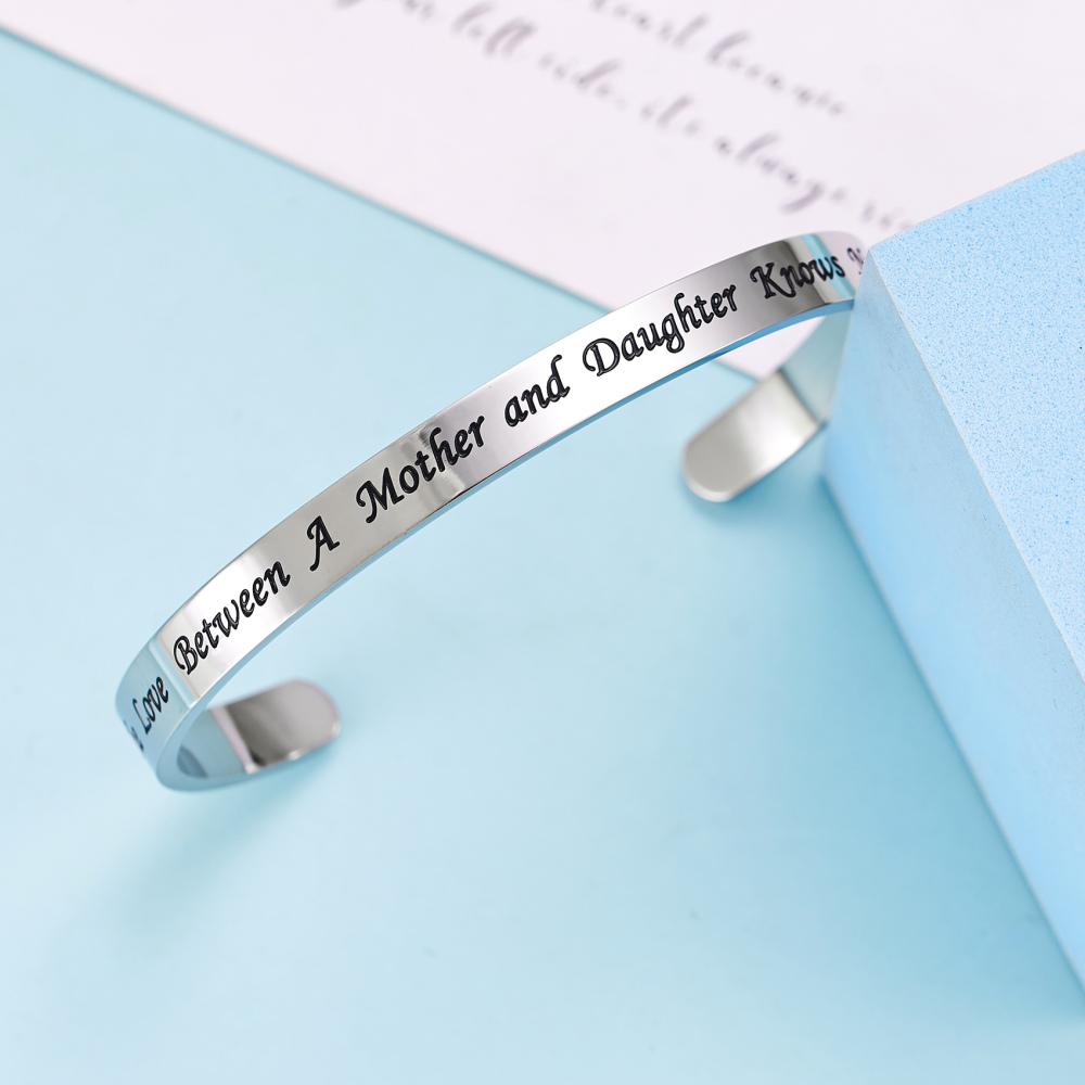 LParkin Gifts for Mom from Daughter The Love Between Mother and Daughter Knows No Distance Remember I Love You Mom Cuff Bracelet