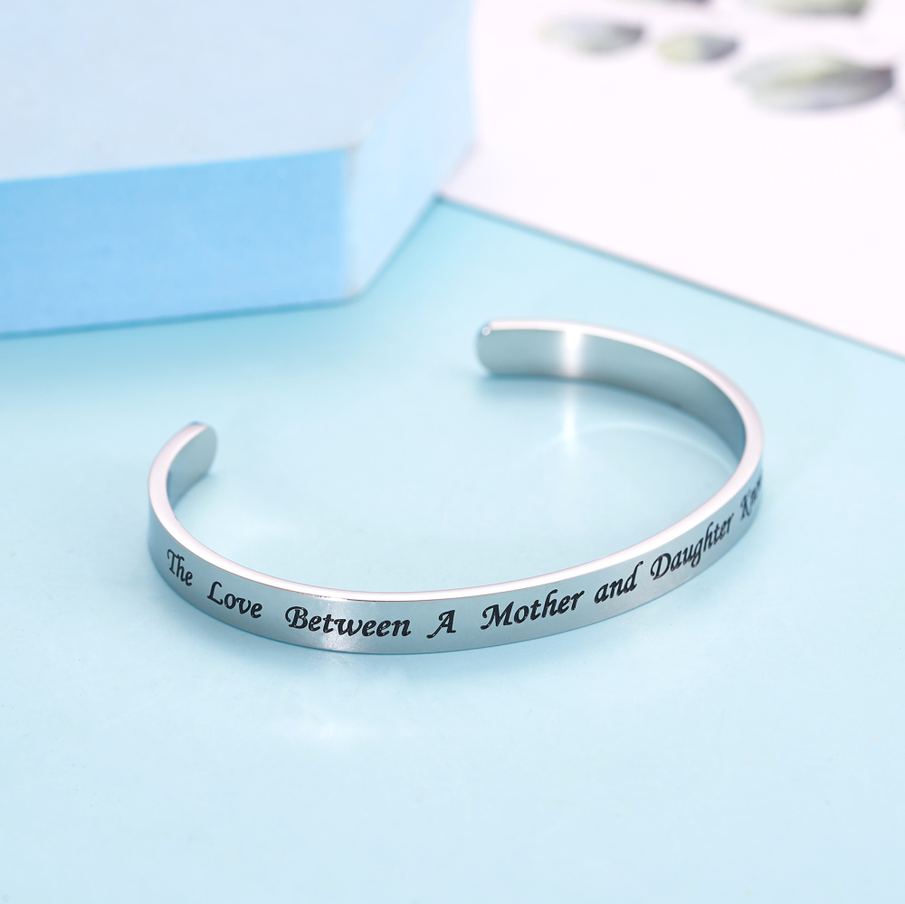 LParkin Gifts for Mom from Daughter The Love Between Mother and Daughter Knows No Distance Remember I Love You Mom Cuff Bracelet