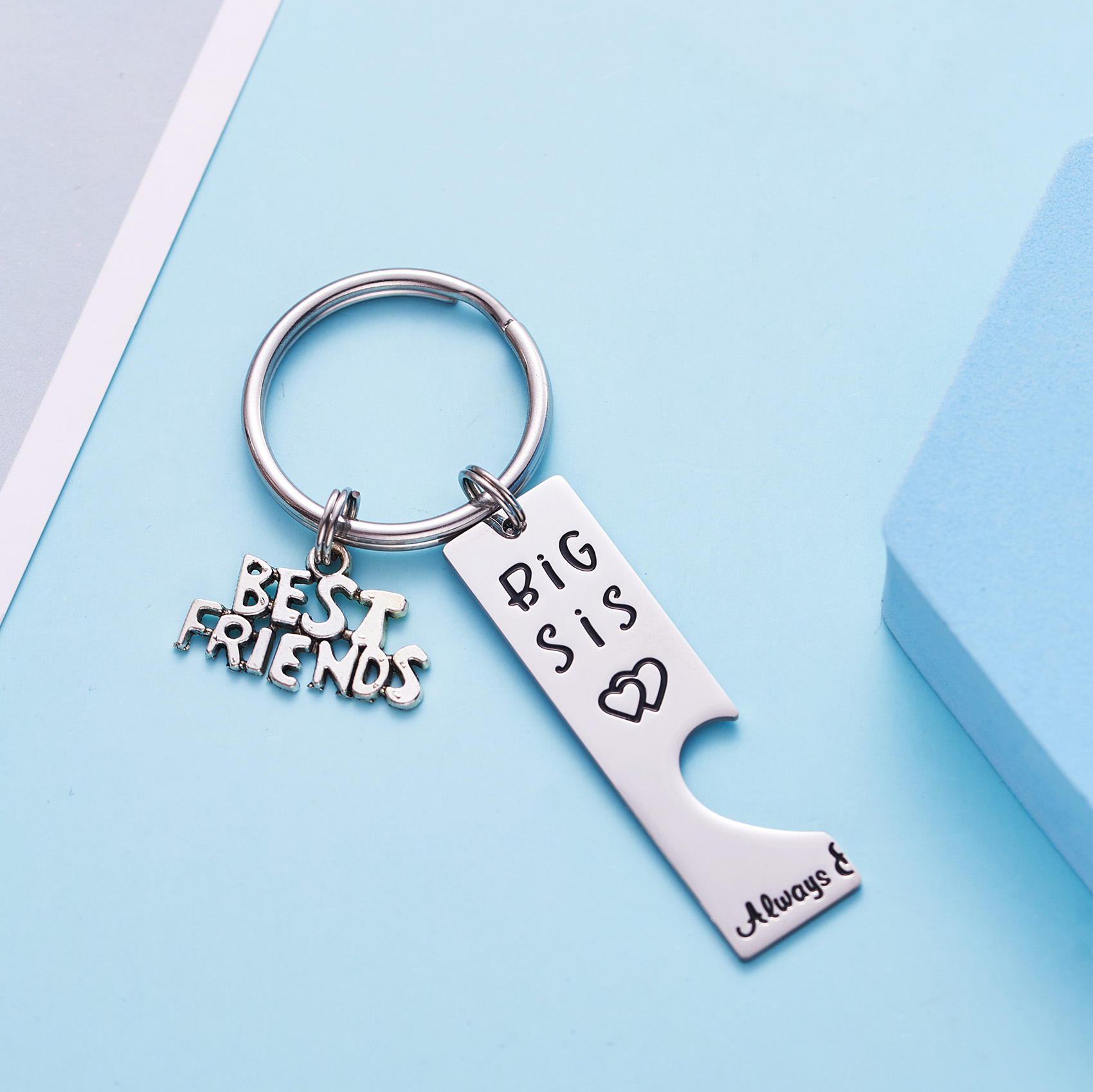 LParkin Big Sis Lil Sis Keychain Set of 2 Gift for Big Sister Little Sister Best Friends Keyring Sister Gifts from Sister Friendship Keychain Sister K