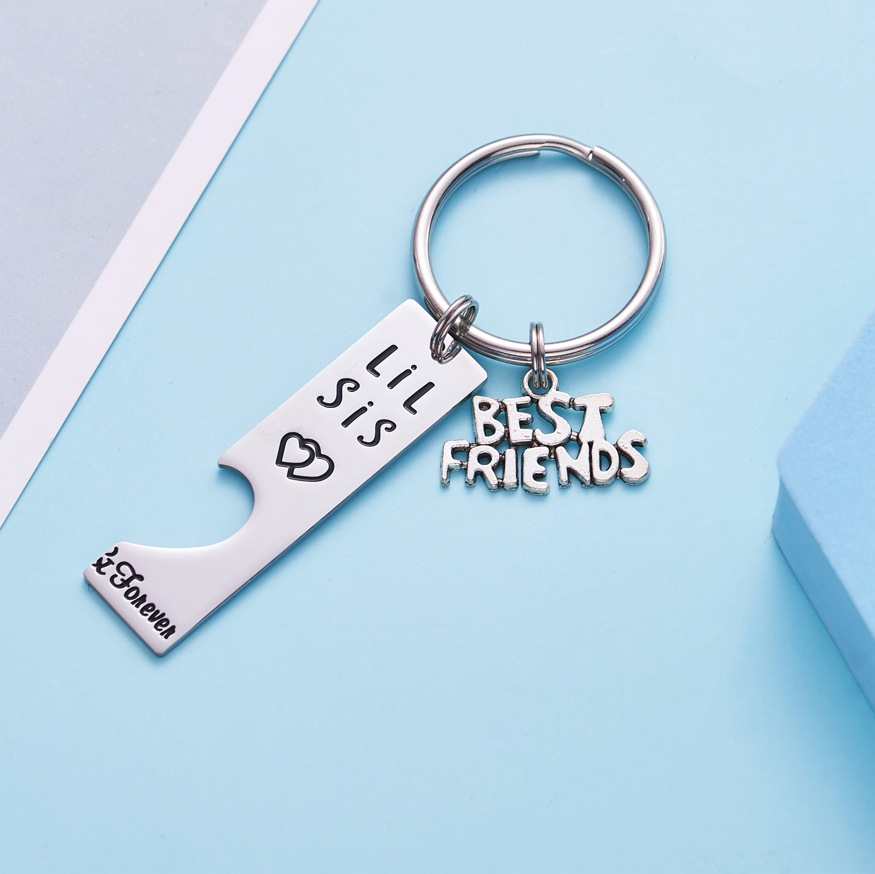LParkin Big Sis Lil Sis Keychain Set of 2 Gift for Big Sister Little Sister Best Friends Keyring Sister Gifts from Sister Friendship Keychain Sister K