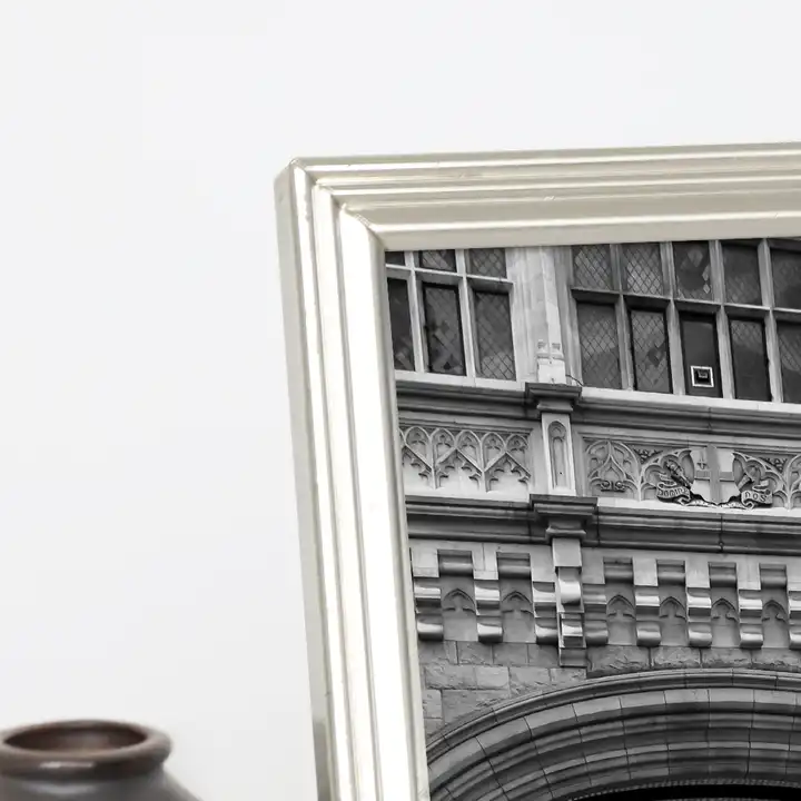Wholesale Metal Photo Frame Modern Simple Silver Picture Frame