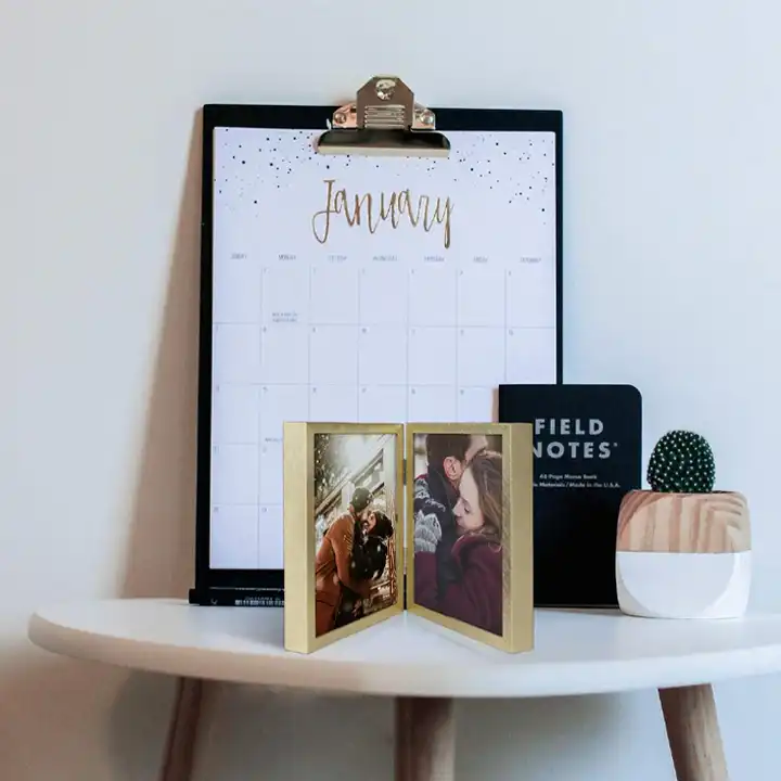 Custom Self-Standing Table Top Photo Frame Hinged Aluminum Picture Frame