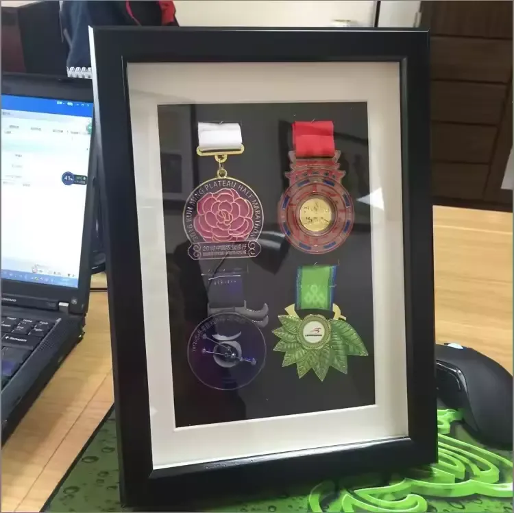 Wholesale Single Marathon Medal Storage Display Frame, Wall Mounted Solid Wood Medal Shadow Box