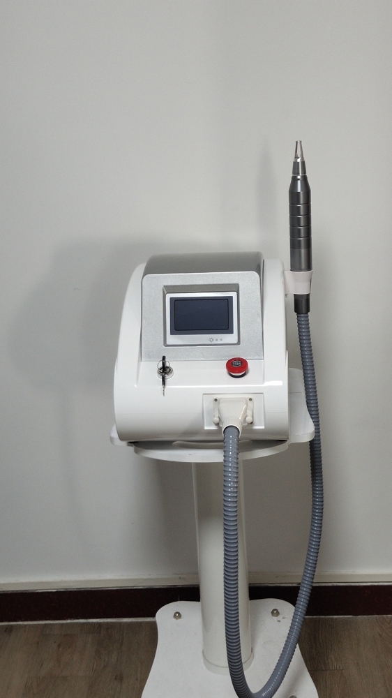 Professional Carbon Peel Laser Q Switched Nd Yag Laser Tattoo Removal Machine with 532nm&1064nm&1320nm
