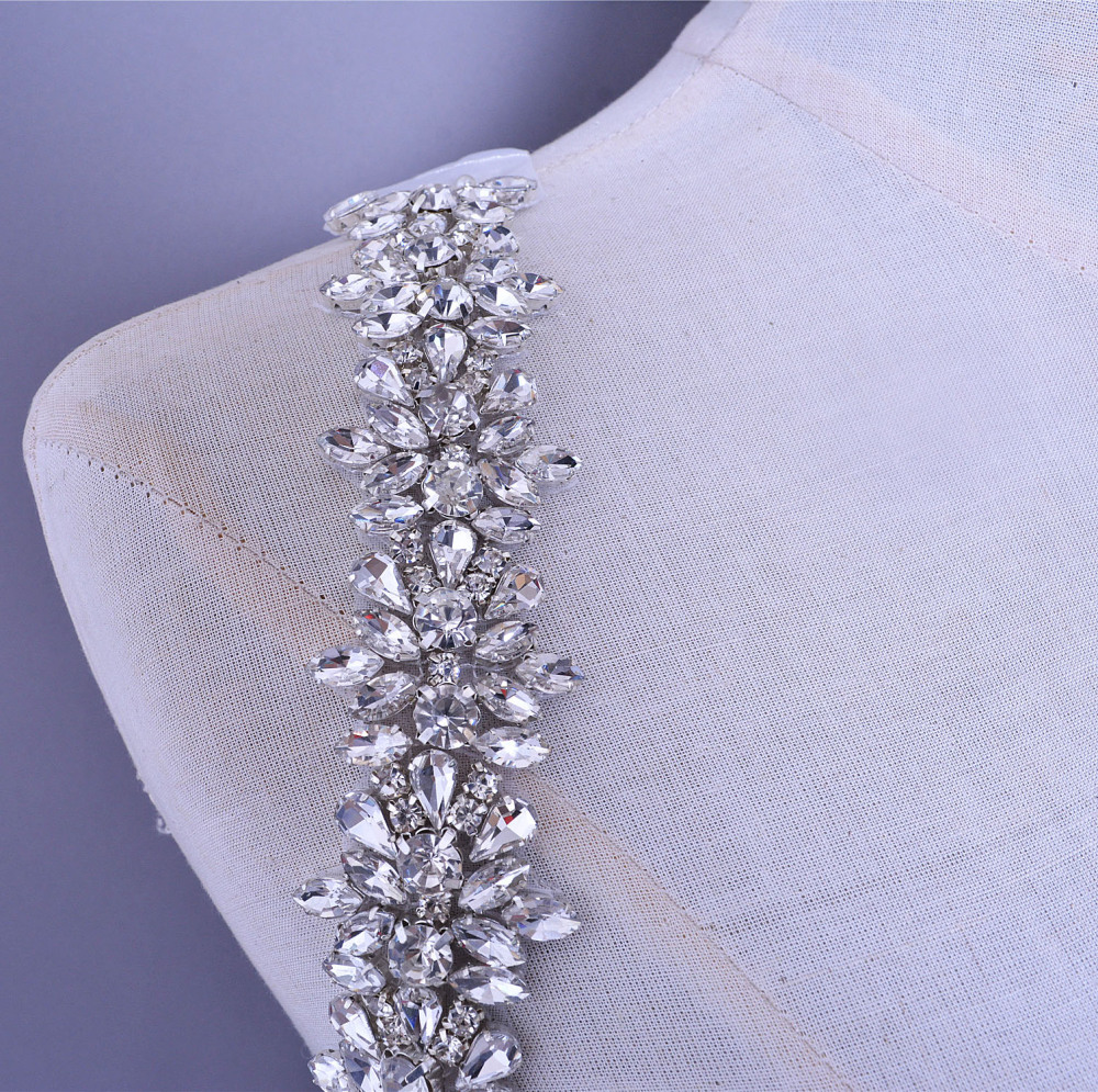 SM153 Crystal Diamante  Applique Chain 1 Piece