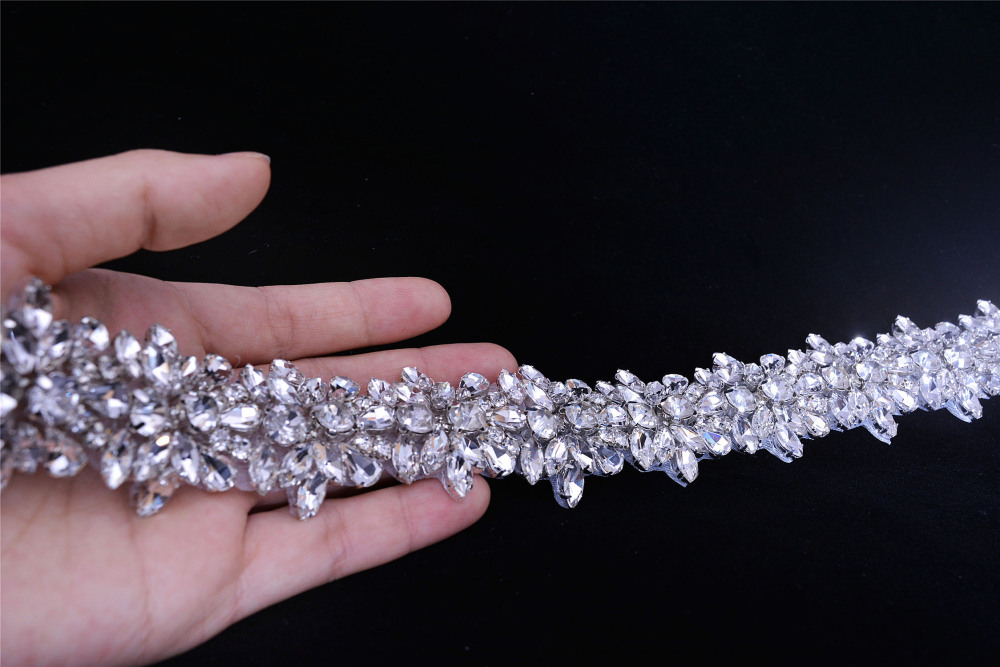 SM153 Crystal Diamante  Applique Chain 1 Piece