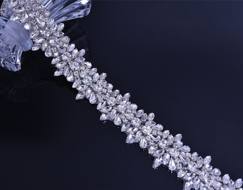 SM153 Crystal Diamante  Applique Chain 1 Piece