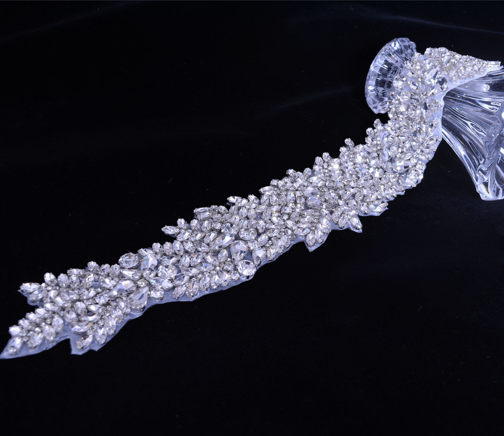 SM151 Crystal Diamante  Applique Chain 1 Piece