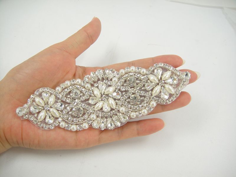 SM009 Crystal Diamante  Rhinestone Applique 1 Piece