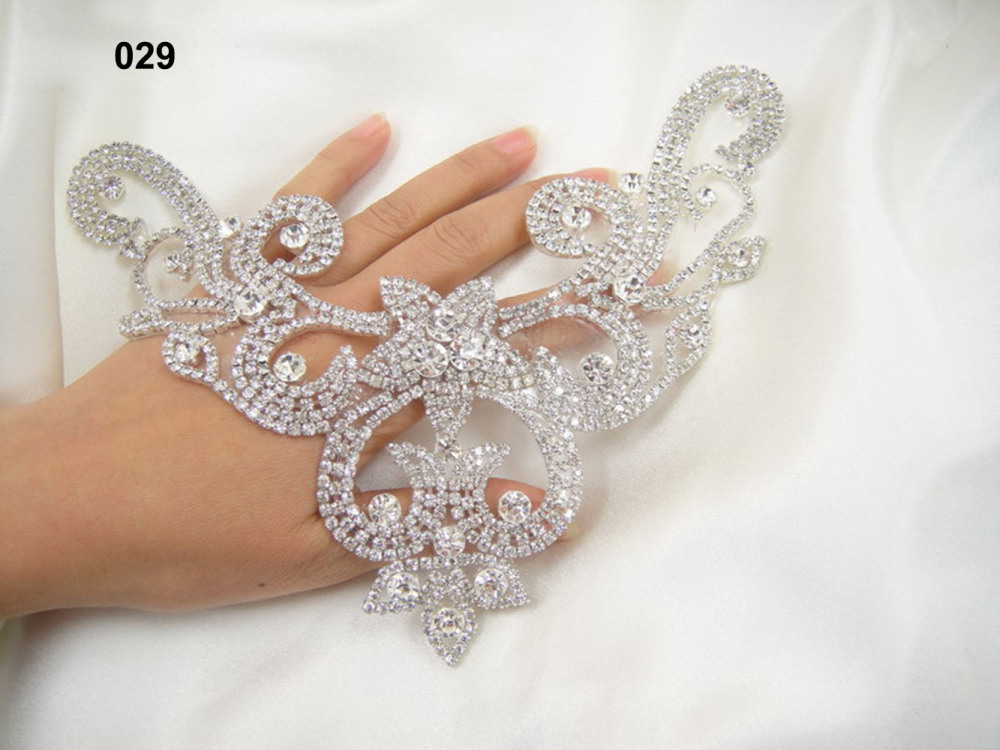 SM029 Crystal Diamante  Rhinestone Applique 1 Piece