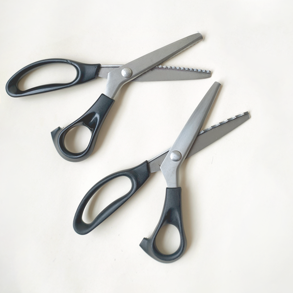 SCI001 Decorative Edge Pinking & Scallop Shears for Millinery Feathers & Couture Headwear