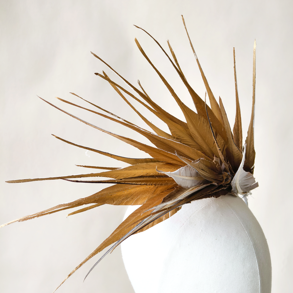 RM1736 Dramatic Sweep Stiffened Goose Hump Feather Mount for Vanguard Millinery