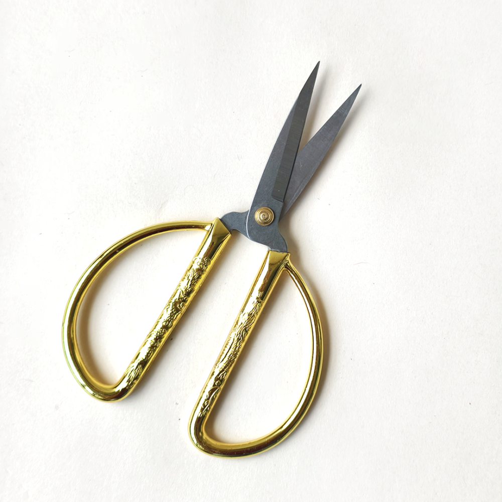 SCI002 Vintage Engraved Alloy Scissors Feather & Stem Shears for Millinery