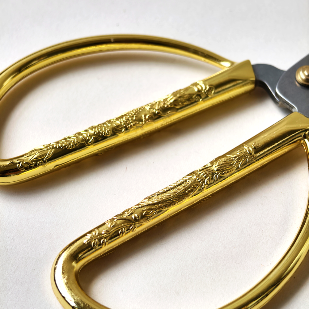 SCI002 Vintage Engraved Alloy Scissors Feather & Stem Shears for Millinery