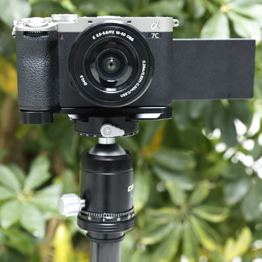 Niceyrig Arca Type Bottom Plate for Sony A7C/ILCE-A7C M2/ILCE-A7CR (Black/Silver)