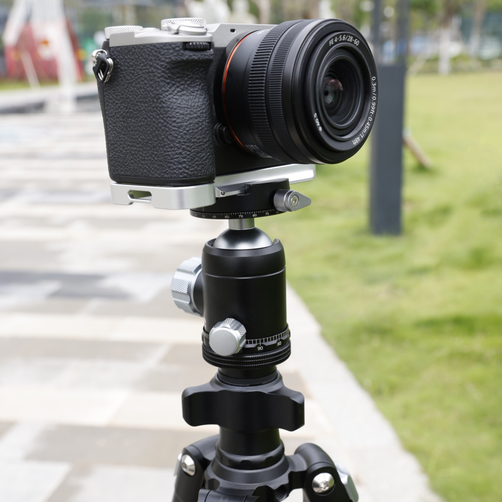 Niceyrig Sony ILCE-A7C M2/ILCE-A7C R Arca - Type Bottom Plate (Black/Silver)