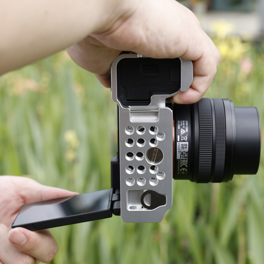 Niceyrig Sony ILCE-A7C M2/ILCE-A7C R Arca - Type Bottom Plate (Black/Silver)