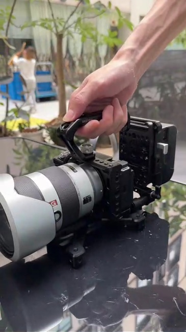 Niceyrig Arca - Type Quadruped Baseplate Support With QR Arca Dovetail Clamp All-in-One Mounting Solution for Tripod Mount