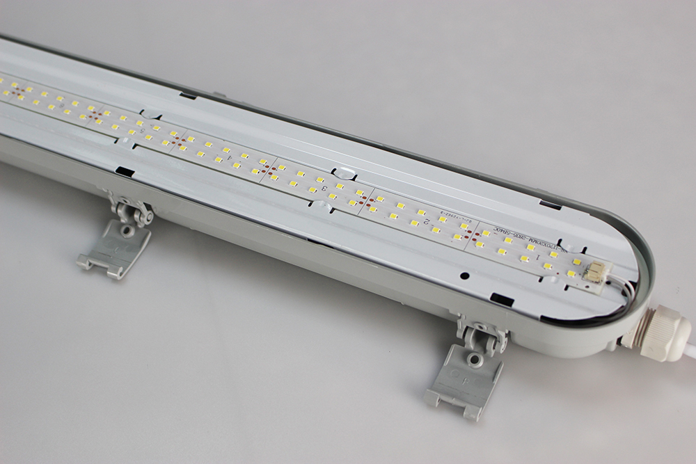 dampfdichte LED-Leuchte, 60 W, 1,52 m