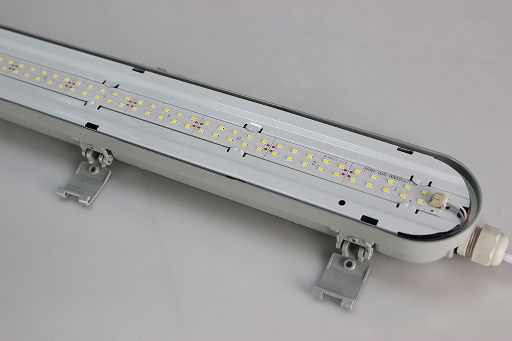 dampfdichte LED-Leuchte, 60 W, 1,52 m