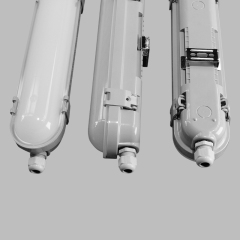 Usine de luminaires linéaires à LED étanches à la vapeur de 20 W et 2 pieds