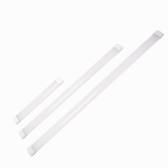 Tube lumineux à réglette LED IP65 de 4 pieds