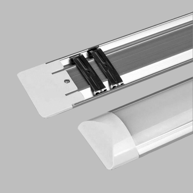 Réglette LED ultra-mince de 36 W et 4 pieds