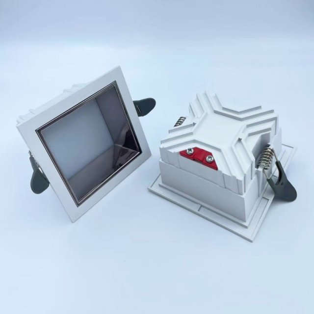 Spots encastrés LED carrés pour plafond : des solutions d'éclairage efficaces et élégantes