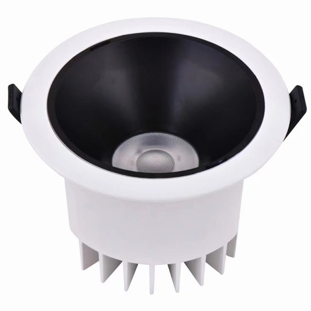 Luzes de teto LED à prova d'água: a melhor escolha para durabilidade e eficiência