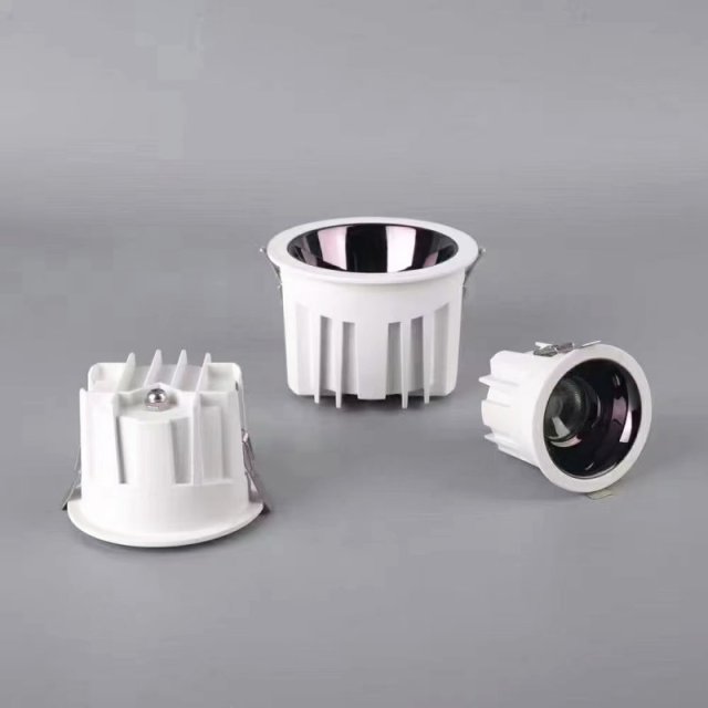 Évolutionnez votre éclairage avec des downlights LED encastrables étanches