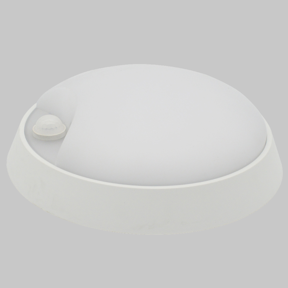 Feuchtigkeitsgeschützte LED-Deckenleuchte mit PIR-Sensor