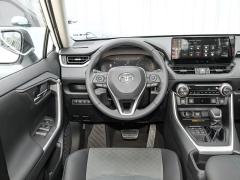 丰田荣放 2.0L CVT 四驱探险PLUS版