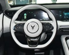 岚图FREE 2025款 318 259KM 四驱探索版