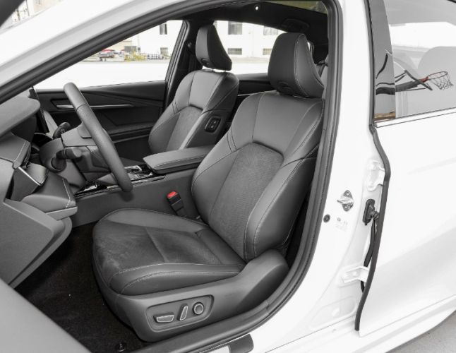 Toyota Camry 2024 2.0S Sport