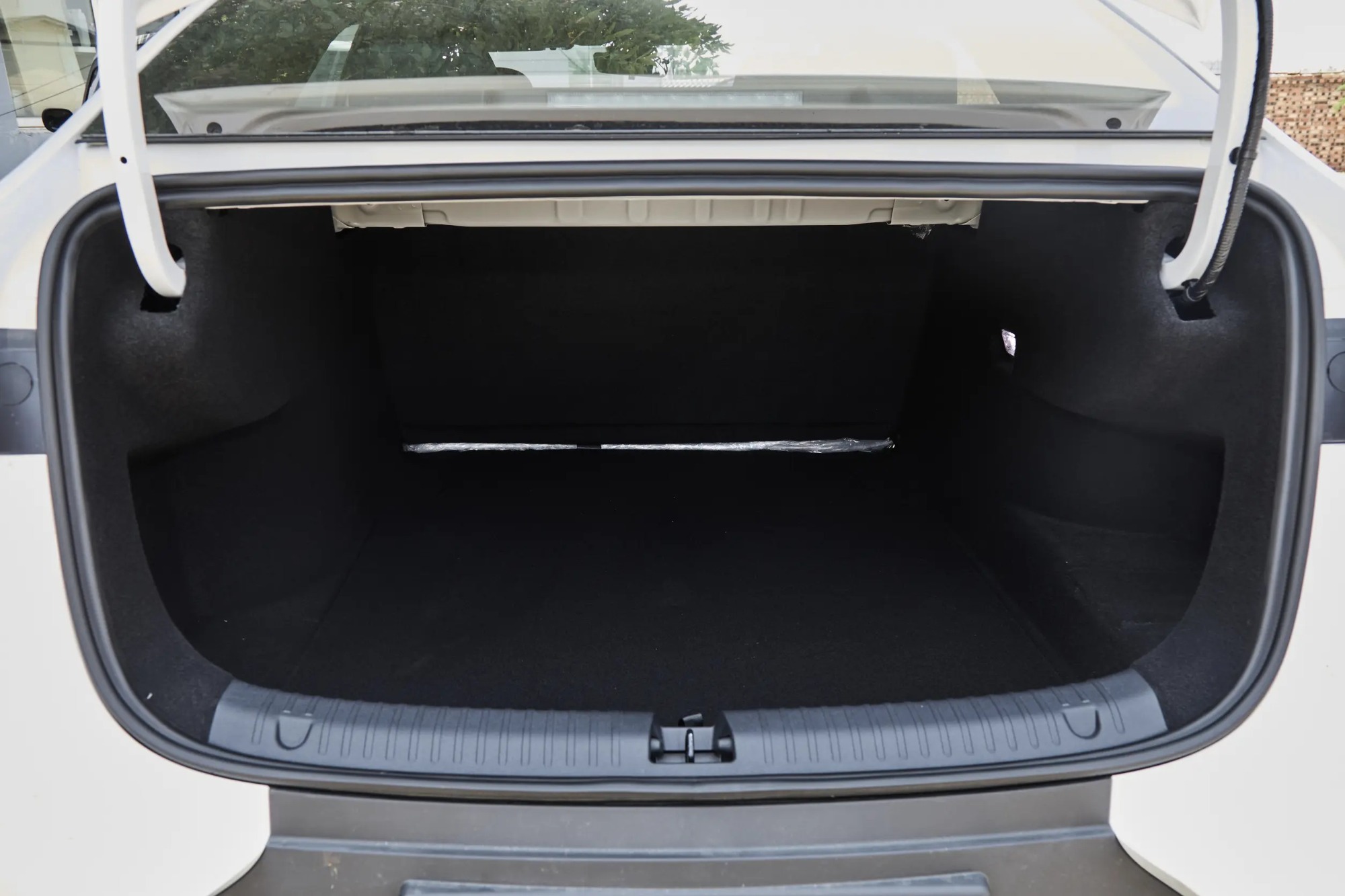 BYD e7 2025 520km Smart Edition