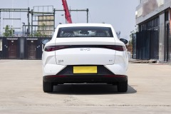 BYD e7 2025 520km Smart Edition