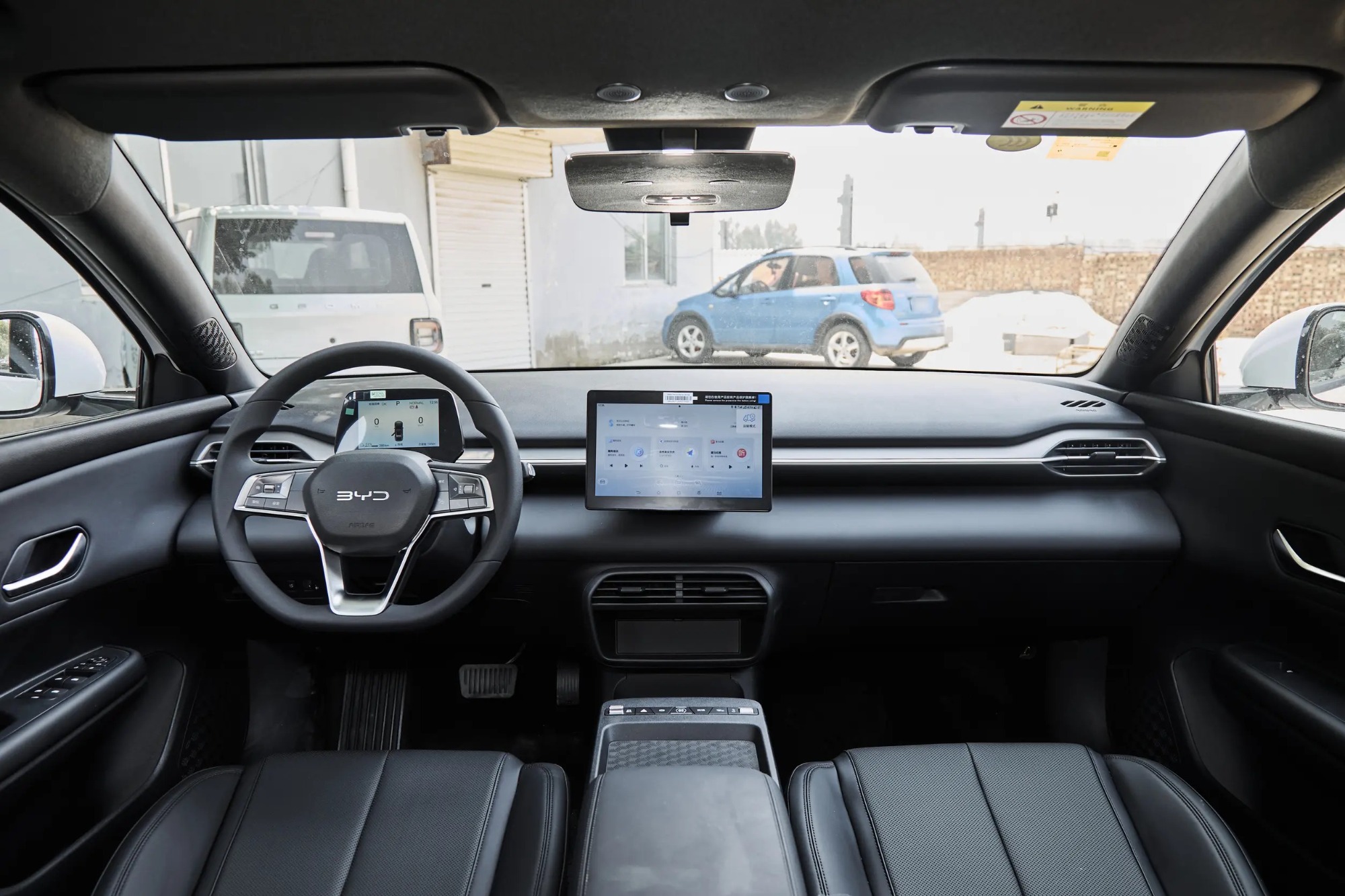 BYD e7 2025 520km Smart Edition