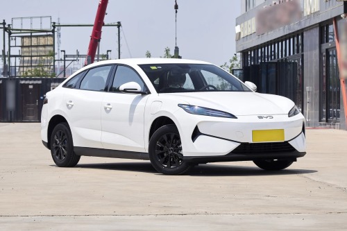 BYD e7 2025 520km Smart Edition