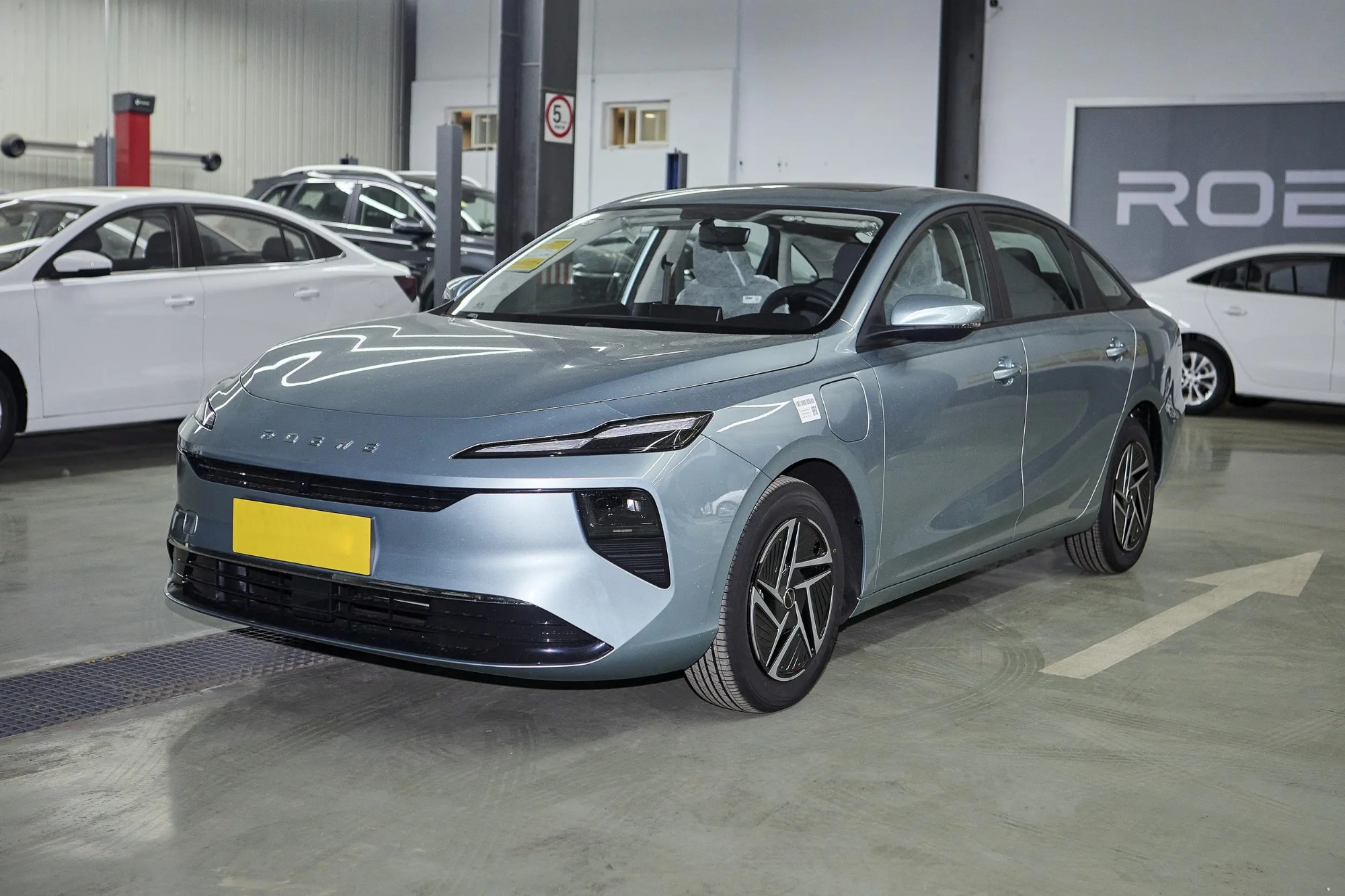 Roewe D6 2025 450 км Премиум-версия