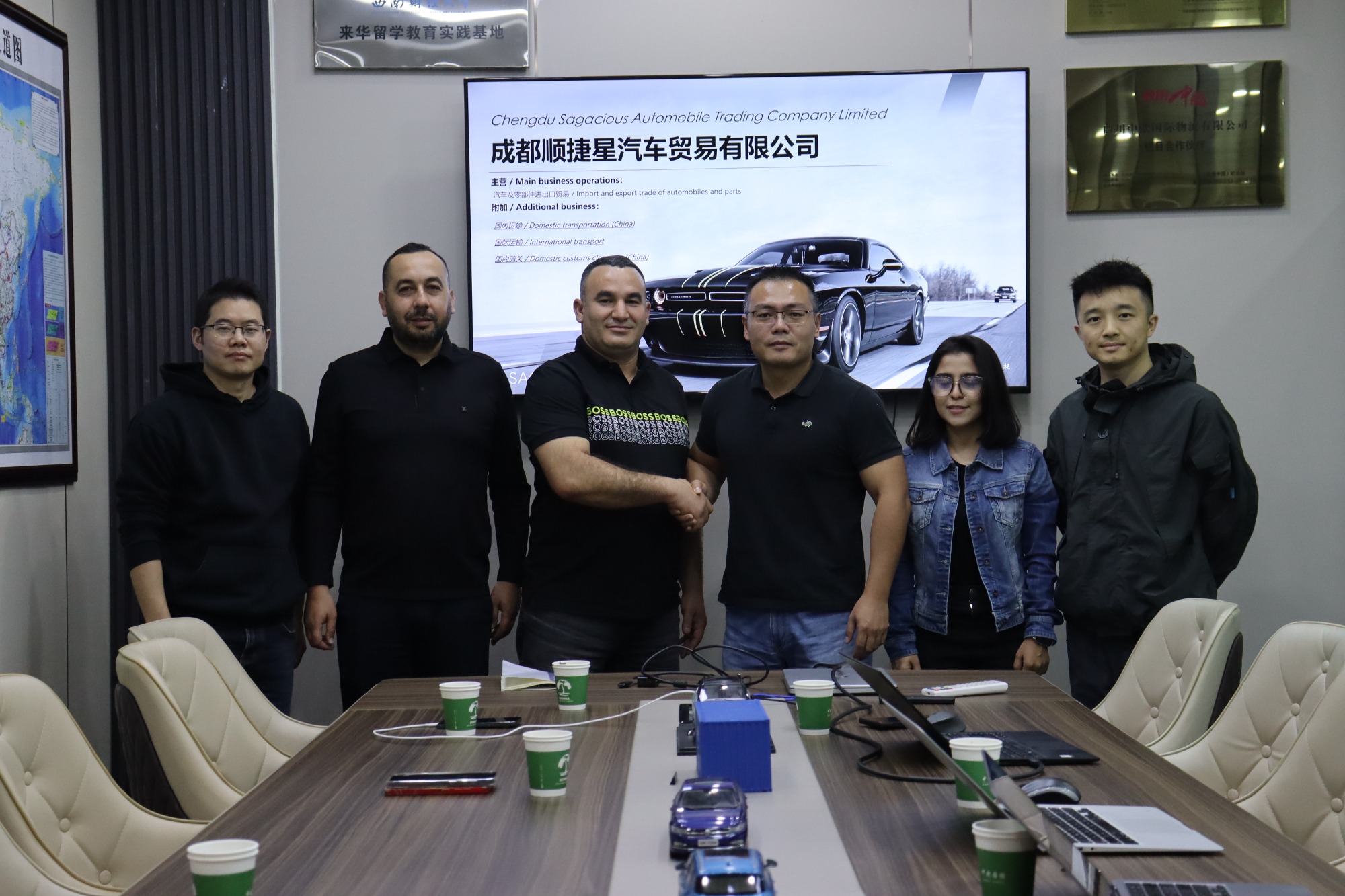 专业的汽车经销商