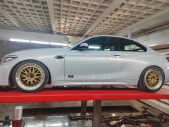 Single Post Lift Inground for Car Washing
