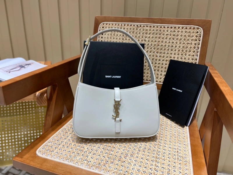 LE 5 A 7 HOBO BAG IN SMOOTH LEATHER