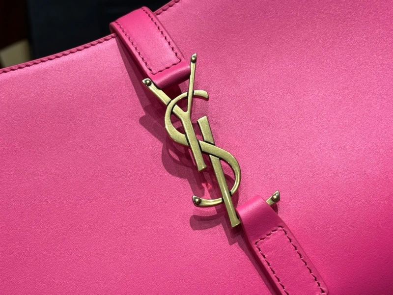 LE 5 A 7 HOBO BAG IN SMOOTH LEATHER