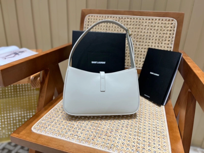 LE 5 A 7 HOBO BAG IN SMOOTH LEATHER
