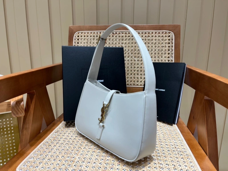 LE 5 A 7 HOBO BAG IN SMOOTH LEATHER