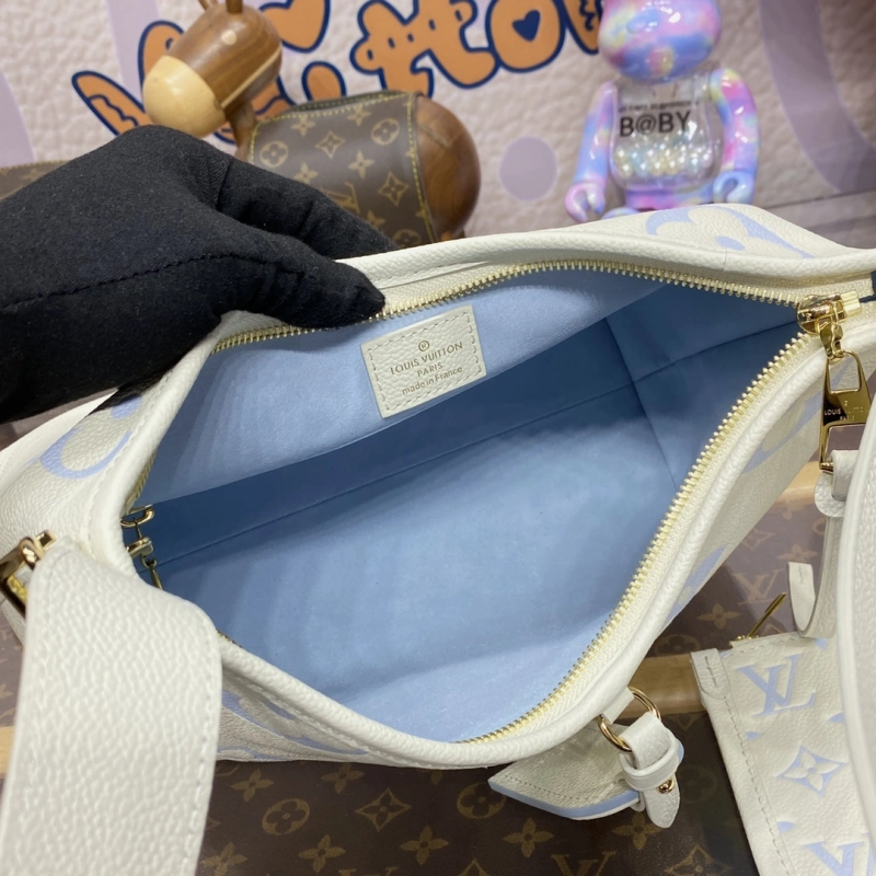 LOUIS VUITTON M46288 CarryAll BAG